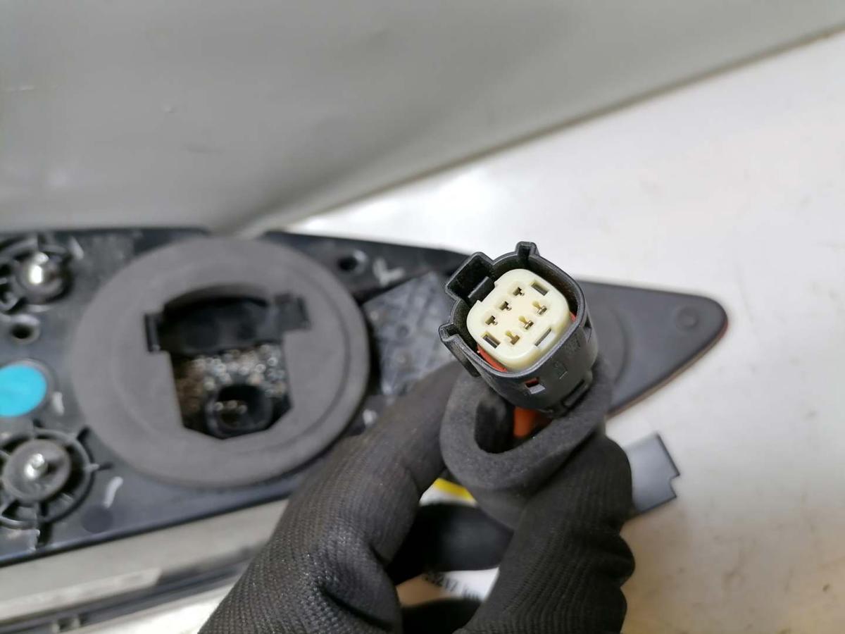 Tesla Model S original Rücklicht Rückleuchte Schlussleuchte links Bj.2019